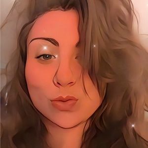 Meet your Posher, Elisa